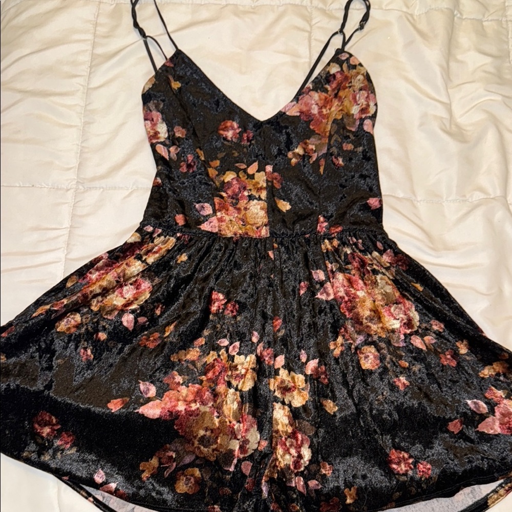 Floral Black and Pink Women's Sleepwear